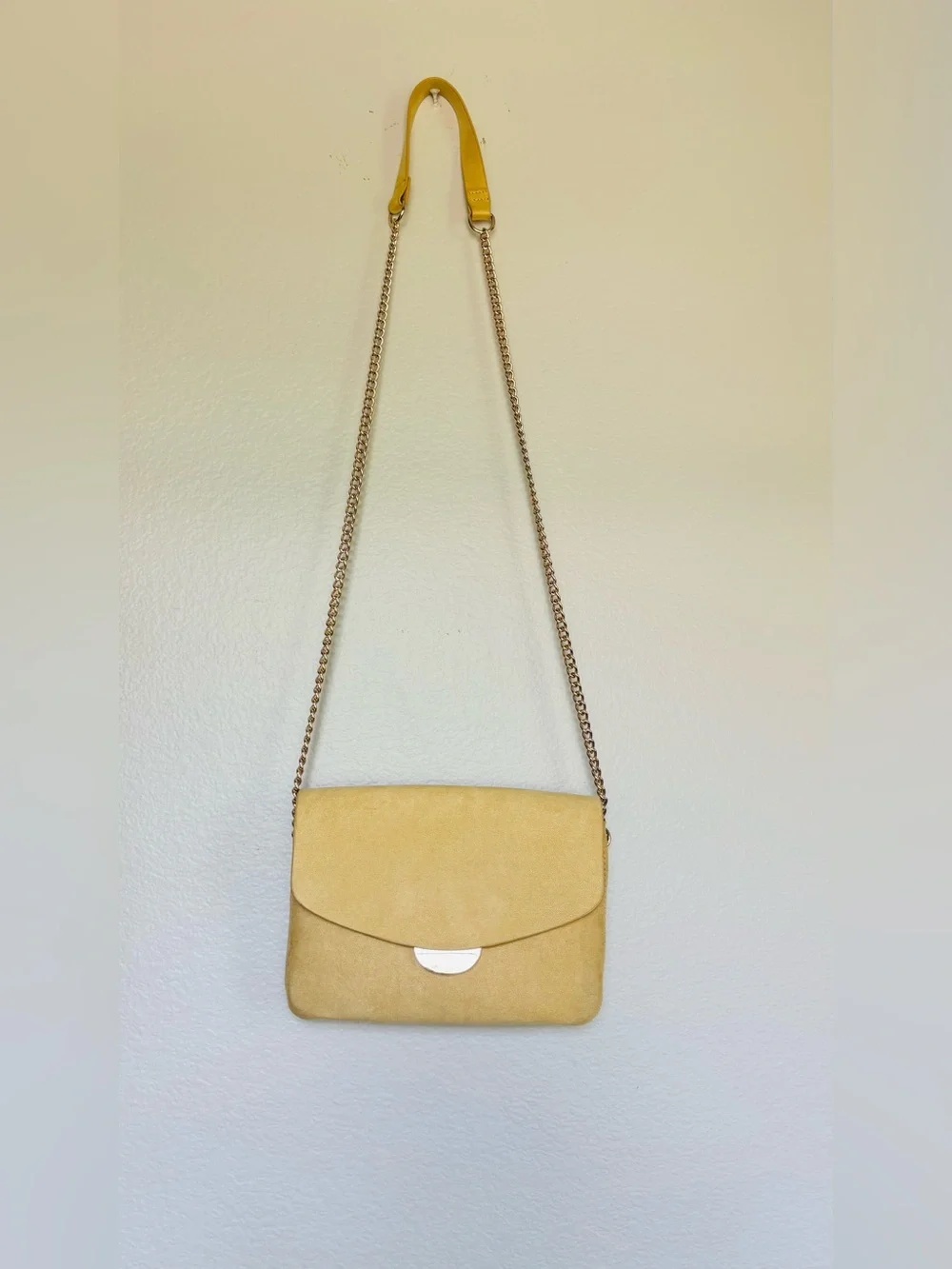H&M Yellow Suede Crossbody Bag with Gold Chain Strap - Picture 6 of 13